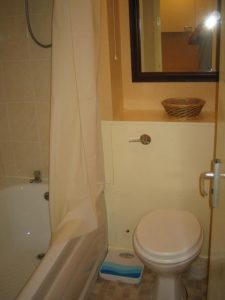 63 Limeslade Bathroom (4)